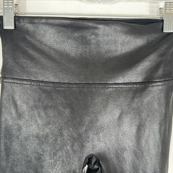Spanx Faux Leather Leggings Sz L Black Color Pull On Stretch Pants Excellent - Picture 4 of 9